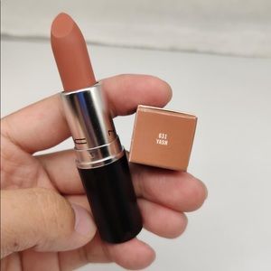 2 Mac lipstick 💄 ( yash , marrakesh)